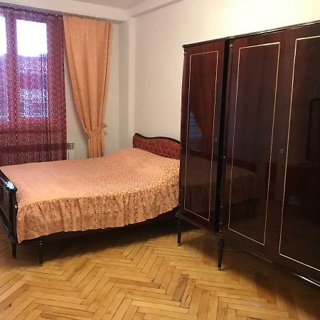 Апартаменты 33 Martiros Saryan Street Ереван Экстерьер фото