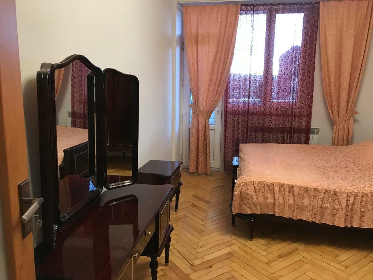 Апартаменты 33 Martiros Saryan Street Ереван Экстерьер фото