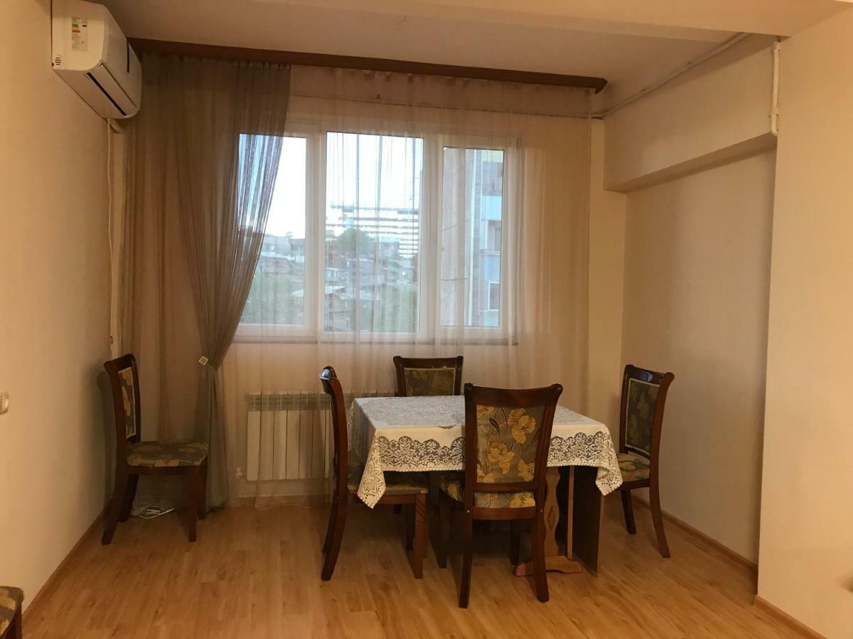 Апартаменты 33 Martiros Saryan Street Ереван Экстерьер фото