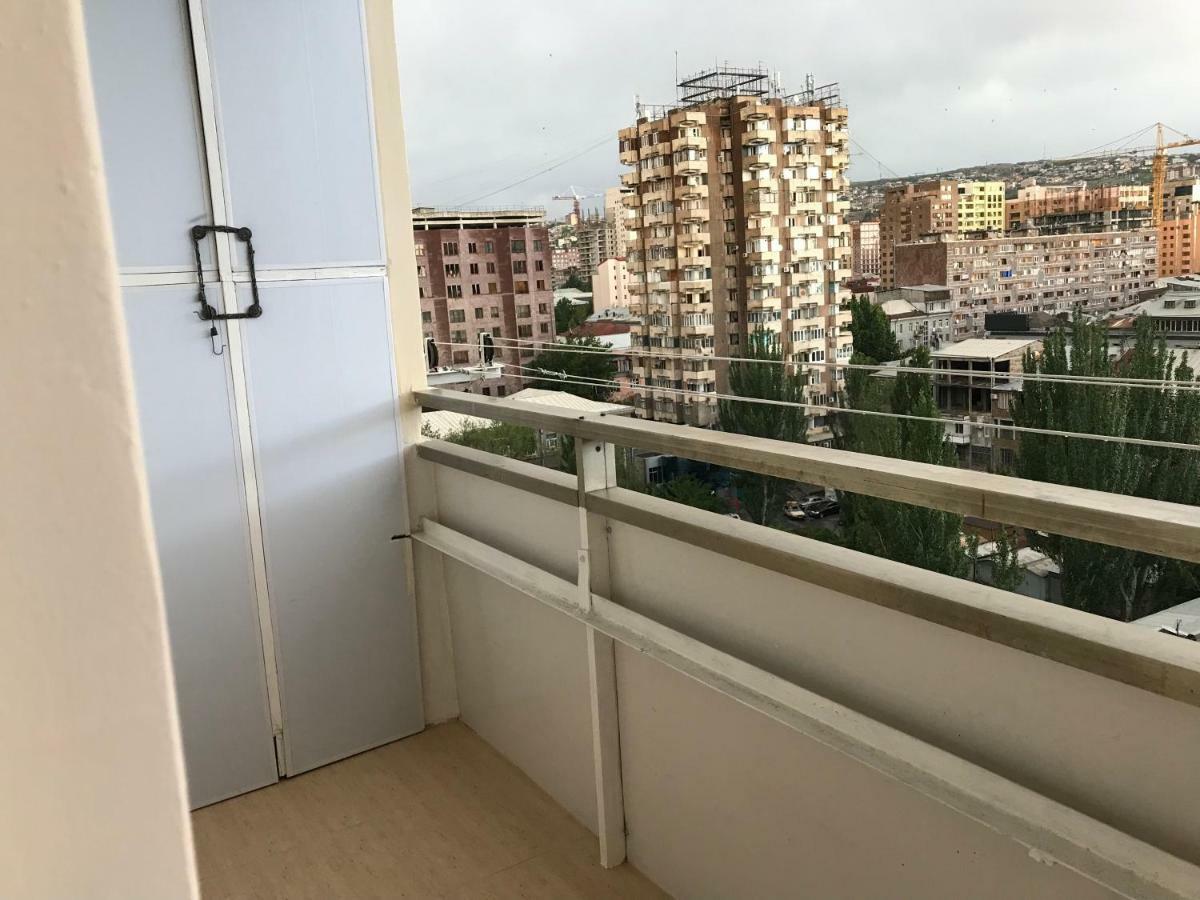 Апартаменты 33 Martiros Saryan Street Ереван Экстерьер фото