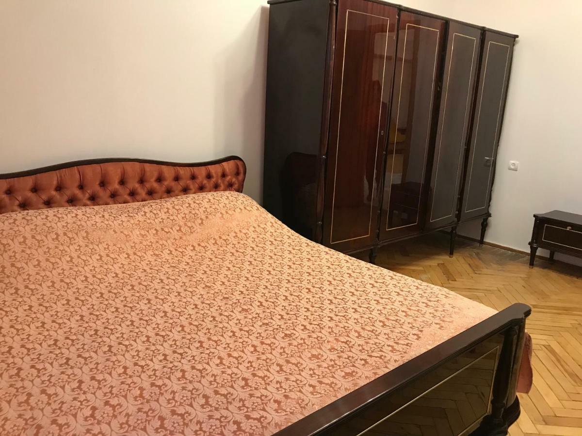 Апартаменты 33 Martiros Saryan Street Ереван Экстерьер фото