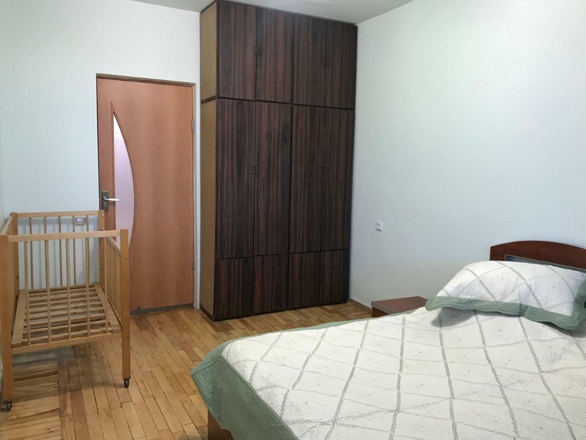 Апартаменты 33 Martiros Saryan Street Ереван Экстерьер фото