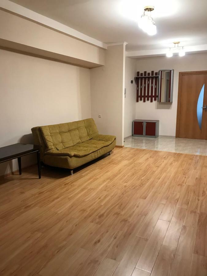 Апартаменты 33 Martiros Saryan Street Ереван Экстерьер фото